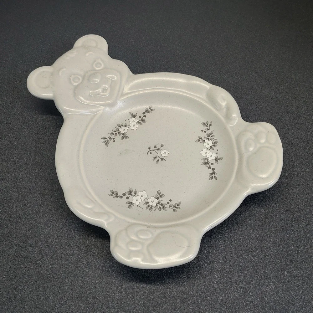 Vintage Pfaltzgraff Heirloom Bear Plate
